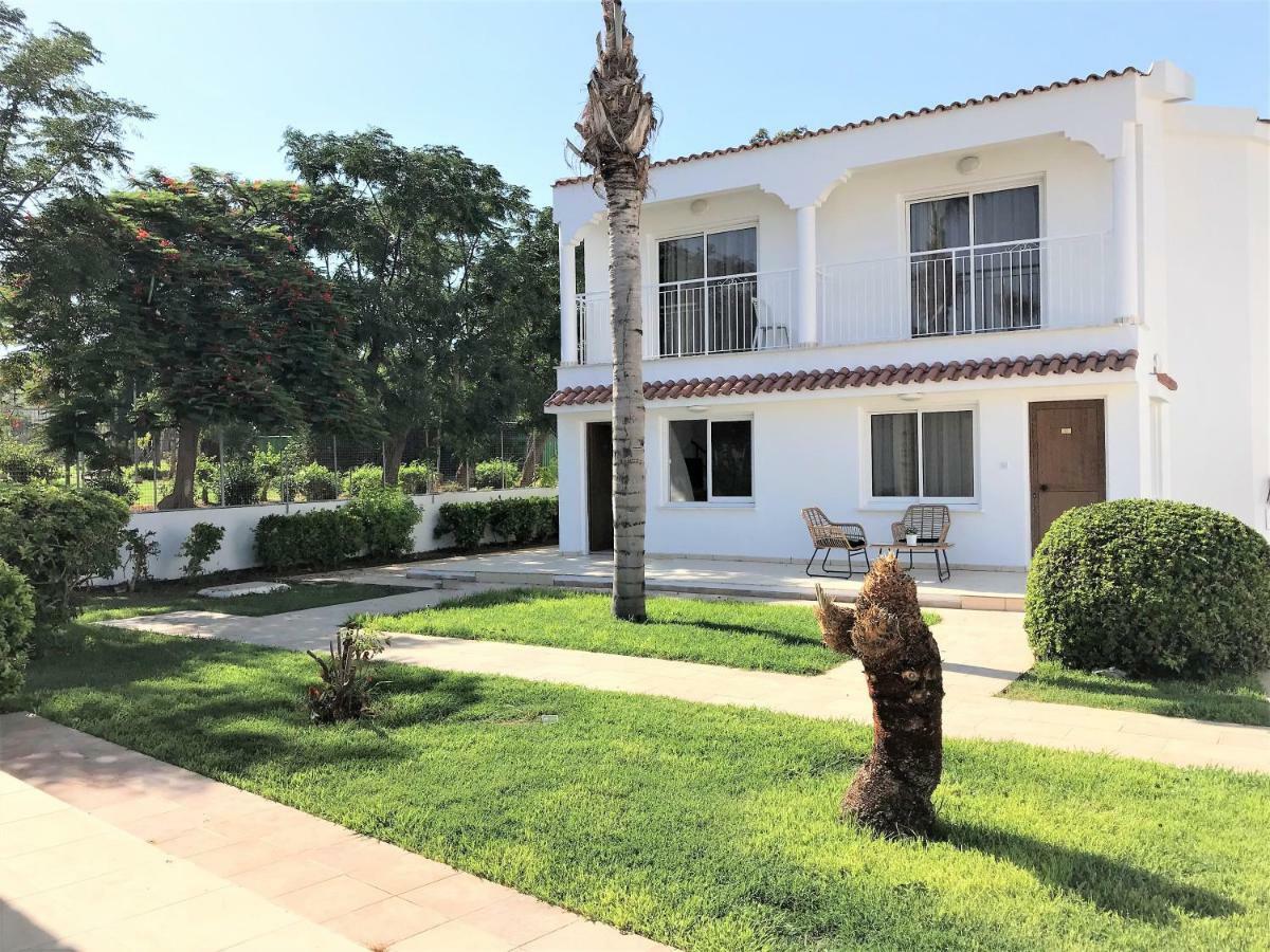 Fig Tree Z Holiday Resort Paralimni Exterior foto