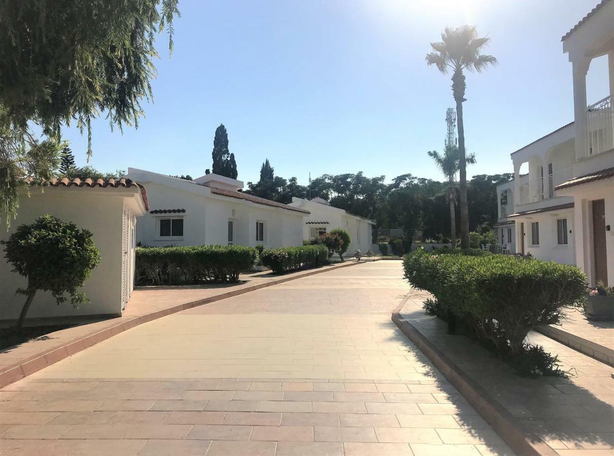 Fig Tree Z Holiday Resort Paralimni Exterior foto